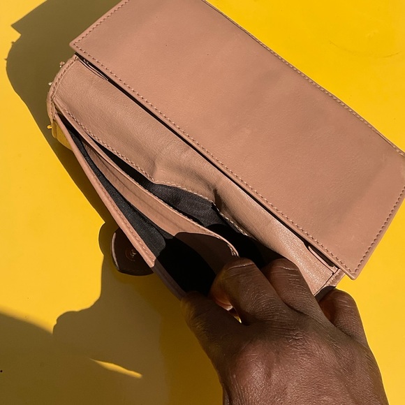 Authentic Gucci wallet on chain - Picture 10 of 15